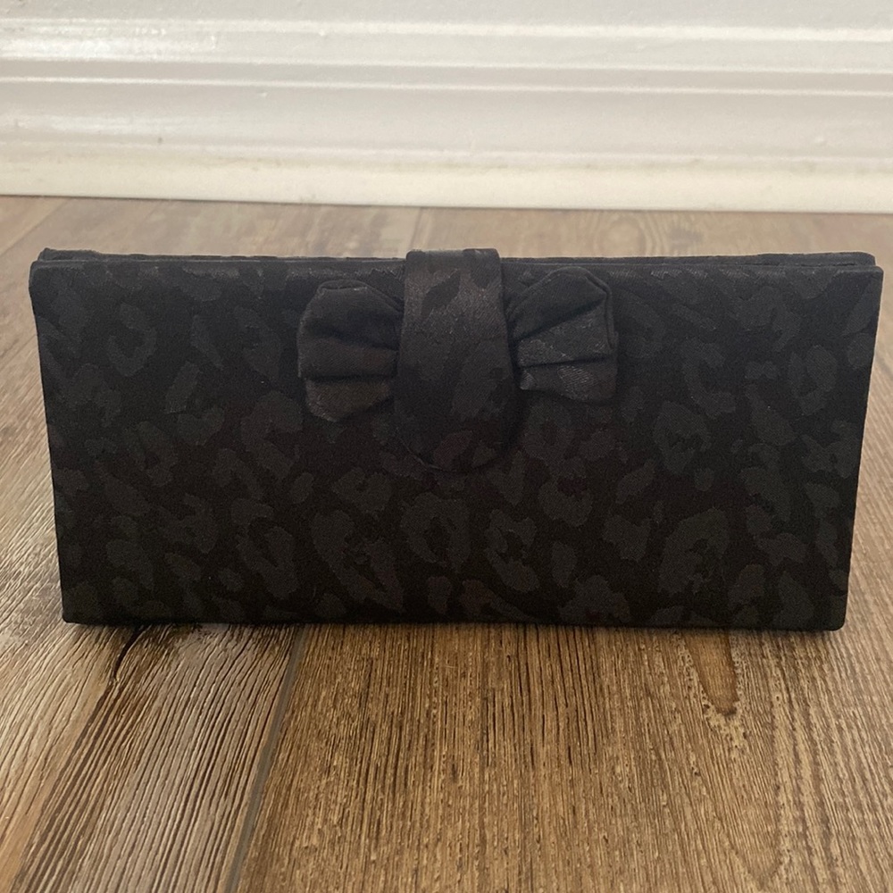 Small classy animal print black Kay Unger vintage retro clutch formal purse